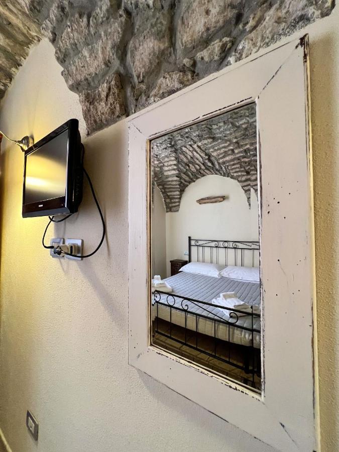 Готель La Vecchia Torre Боза Екстер'єр фото